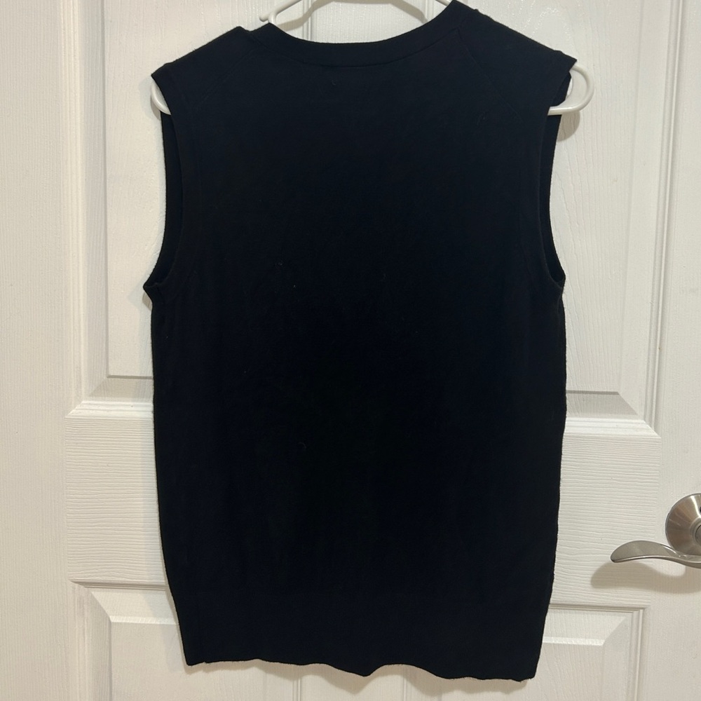 Women’s M Black Sweater Vest with Gold Snap Front - Picture 6 of 6